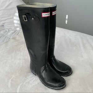 Hunter Black Gloss Rainboots